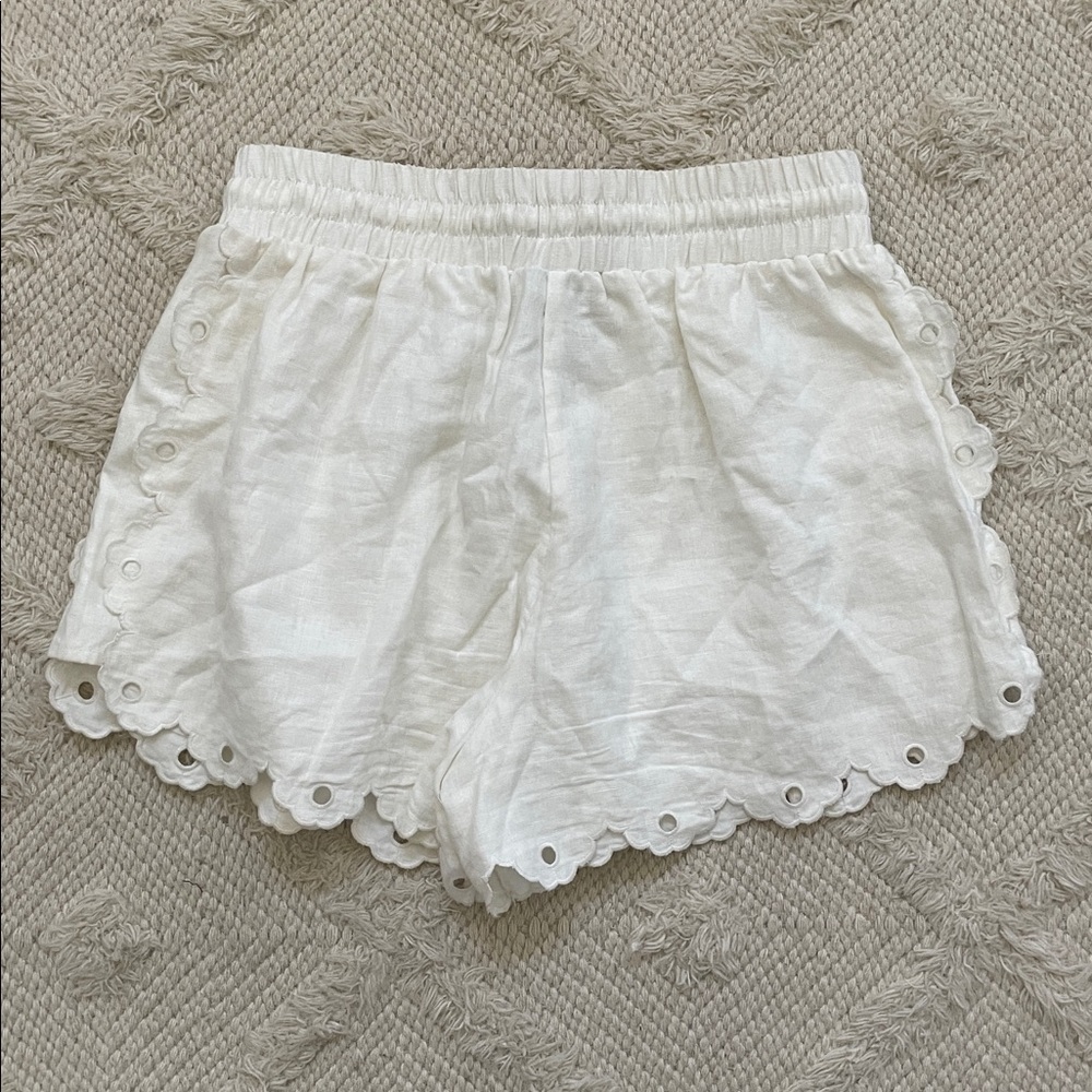 FARM Rio White Eyelet Scalloped Hem Shorts - Picture 5 of 6